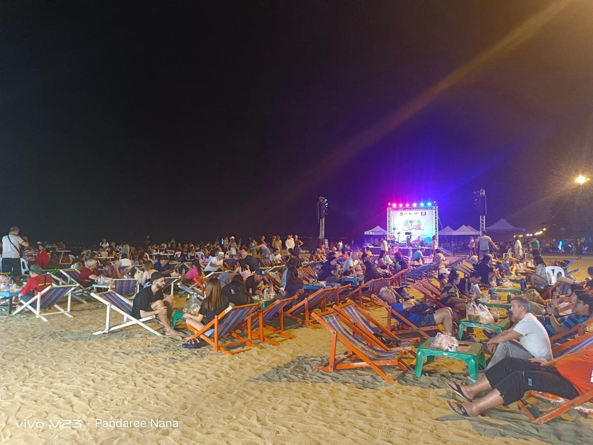 Mandala Beach Villa Jomtiean หาดจอมเทียน ภายนอก รูปภาพ